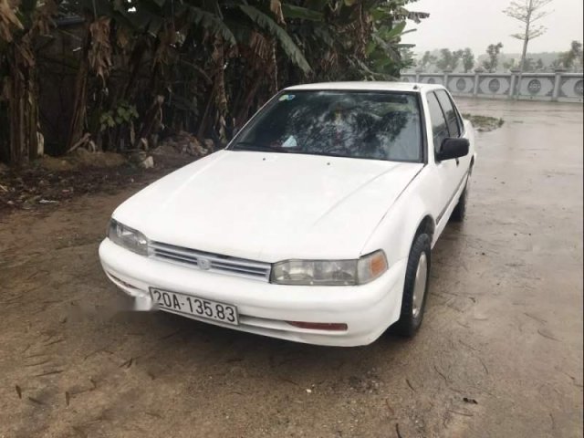 Cần bán Honda Accord sản xuất năm 1989, màu trắng, xe nhập, giá tốt0