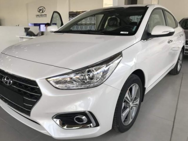 Cần bán Hyundai Accent 1.4AT bản tiêu chuẩn đời 2019, xe giá thấp, giao nhanh