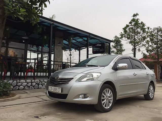 Cần bán lại xe Toyota Vios E năm sản xuất 2012, màu bạc giá cạnh tranh