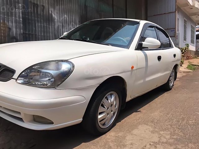 Cần bán Daewoo Nubira năm sản xuất 2002, màu trắng giá cạnh tranh