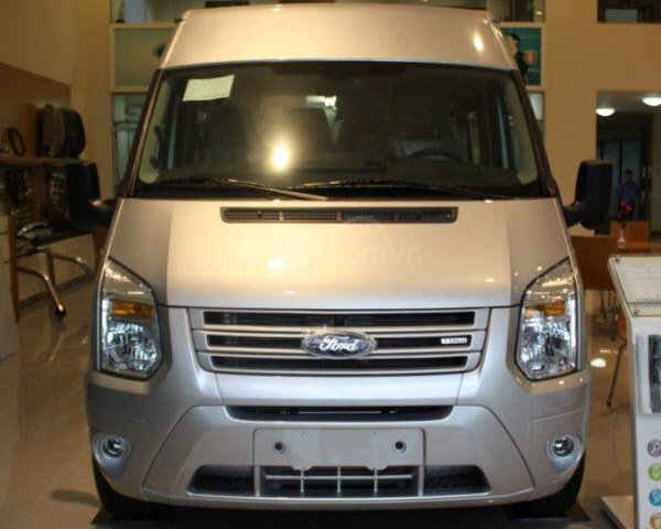 Bán Ford Transit SVP sản xuất 2019, màu bạc, 710 triệu giảm tiền mặt lên tới 50tr0