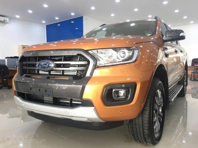 Bán xe Ford Ranger Wildtrak Bi Turbo 4x4, màu cam, nhập khẩu, giao ngay