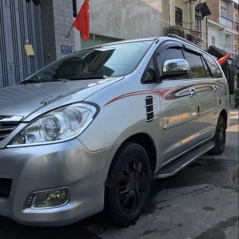 Bán Toyota Innova đời 2008, màu bạc xe gia đình, giá 390tr