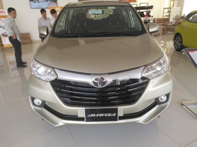 Bán xe Toyota Avanza đời 2019, màu vàng, xe nhập