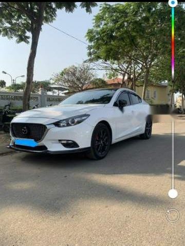 Bán xe Mazda 3 đời 2017, màu trắng như mới