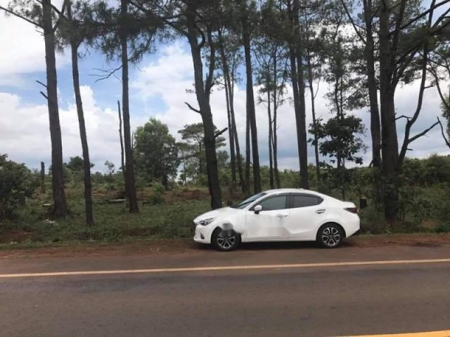 Cần bán gấp Mazda 2 2017, màu trắng, giá chỉ 485 triệu0