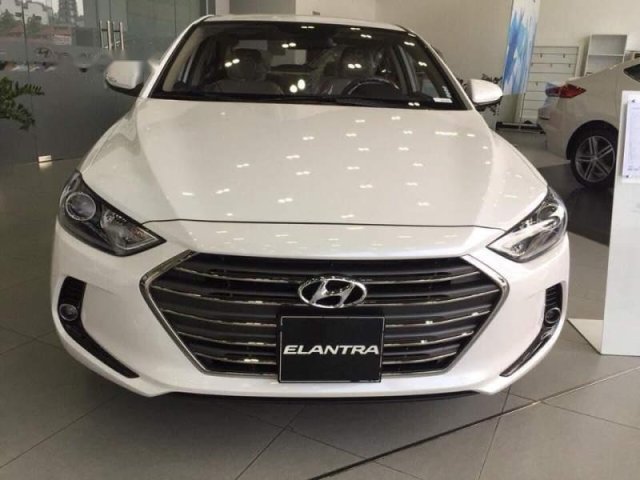 Bán Hyundai Elantra 1.6 AT đời 2019, xe giá thấp, giao nhanh toàn quốc0