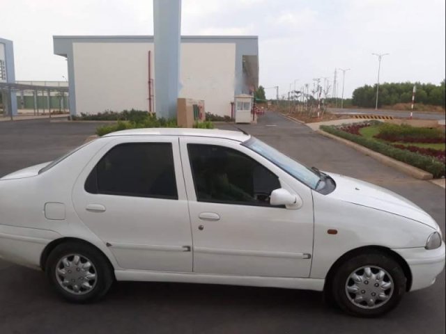 Bán xe Fiat Siena năm sản xuất 2004, màu trắng, nhập khẩu chính chủ0