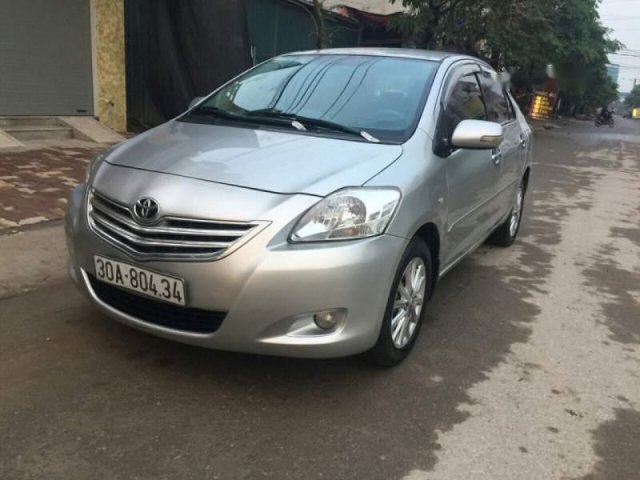 Bán xe Toyota Vios 1.5E năm 2010, màu bạc số sàn, 310tr