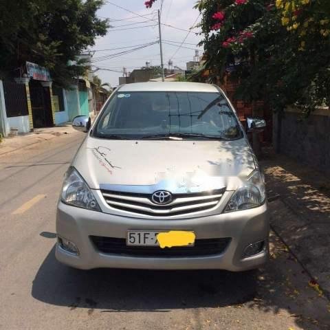 Cần bán gấp Toyota Innova G 2009, màu bạc chính chủ