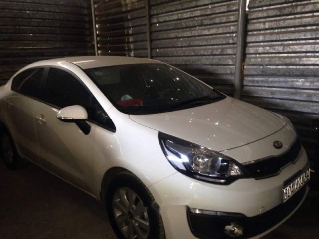 Bán Kia Rio 2017, màu trắng, xe nhập