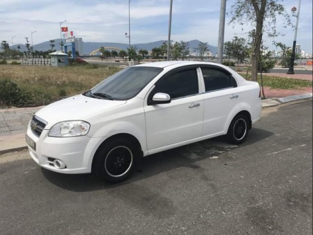 Bán Chevrolet Aveo đời 2010, màu trắng