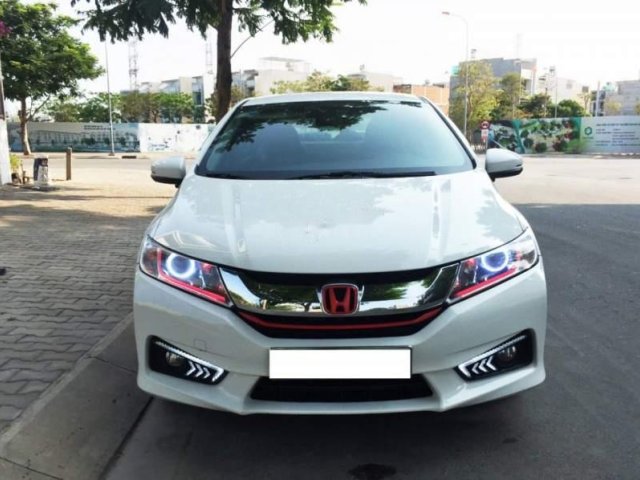 Bán gấp Honda City đời 2017, màu trắng, nhập khẩu  