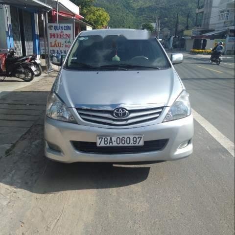 Cần bán xe Toyota Innova G đời 2009, màu bạc 