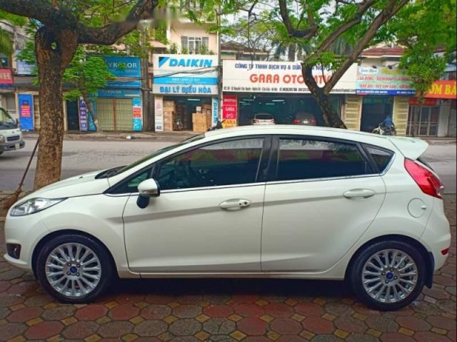 Xe Ford Fiesta 1.5AT sản xuất 2018, màu trắng như mới0