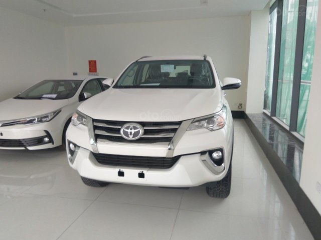 Bán xe Toyota Fortuner 2.4 AT năm 2019, màu trắng, xe nhập