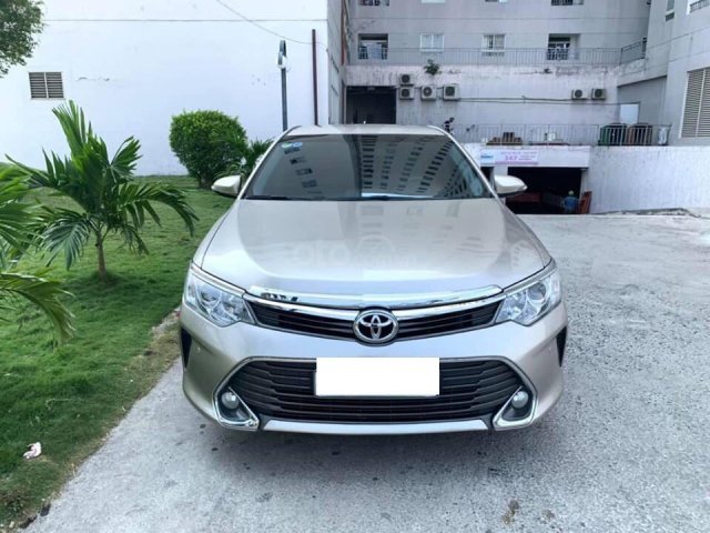 Bán Camry 2.5Q 2016 màu vàng cát, xe đẹp đi 25.000km bao kiểm tra tại hãng