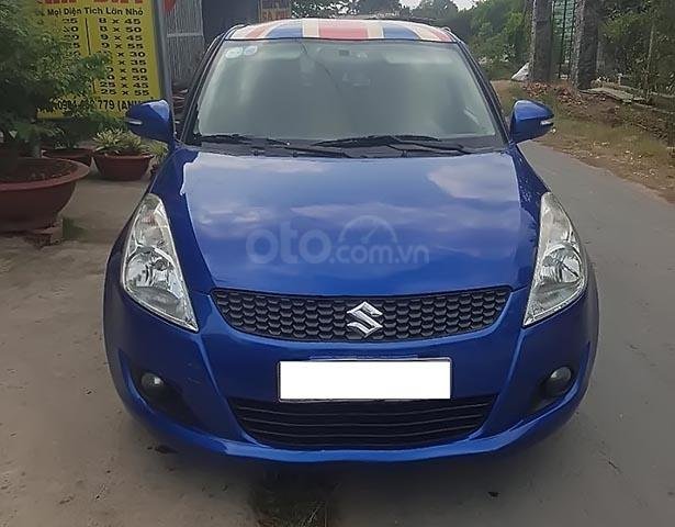 Cần bán Suzuki Swift sản xuất năm 2017, màu xanh lam chính chủ, giá 460tr