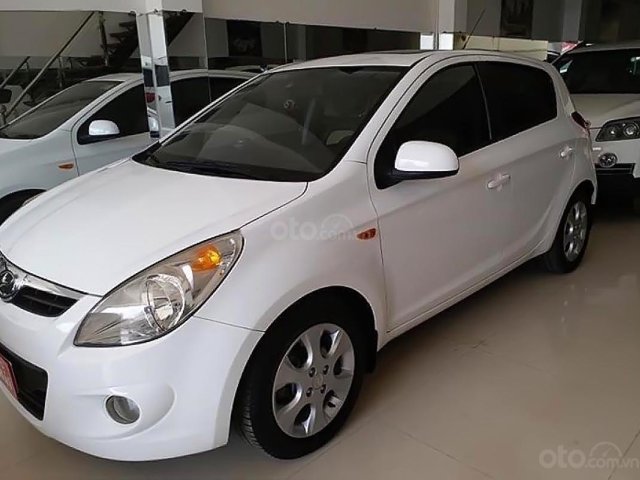 Bán xe Hyundai i20 đời 2011, màu trắng, nhập khẩu nguyên chiếc, giá chỉ 350 triệu0
