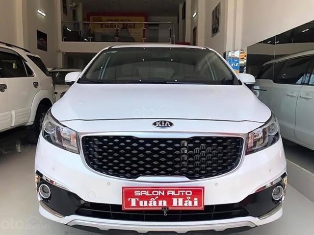 Bán xe Kia Sedona đời 2015, màu trắng