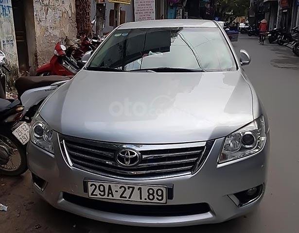 Cần bán gấp Toyota Camry 2.4G sản xuất 2011, màu bạc, chính chủ tư nhân đi rất ít còn mới