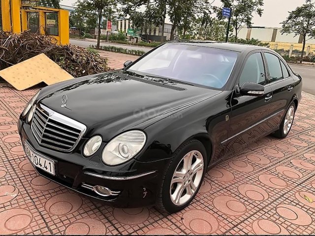 Tôi cần bán Mercedes E200 sản xuất 2006 form mới, đăng ký 2007