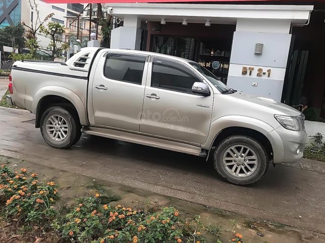 Bán Toyota Hilux E đời 2013, màu bạc, nhập khẩu nguyên chiếc chính chủ, giá chỉ 450 triệu0