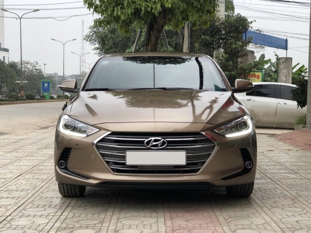 Cần bán gấp Hyundai Elantra 2.0 GLS 2018, màu nâu chính chủ0