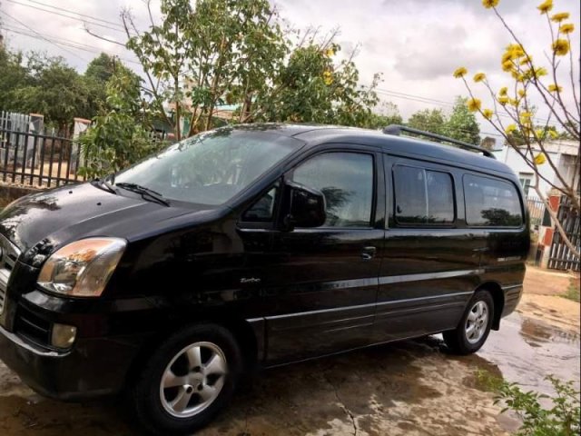 Cần bán Hyundai Starex đời 2004, màu đen, nhập khẩu nguyên chiếc ít sử dụng