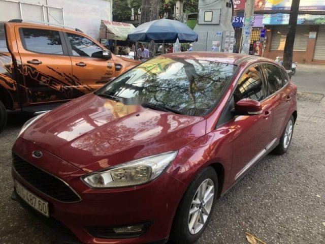 Cần bán Ford Focus năm sản xuất 2017, màu đỏ0