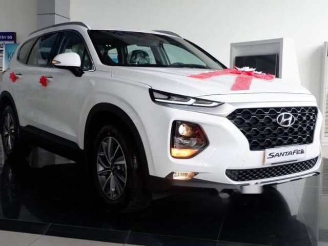 Cần bán xe Hyundai Santa Fe sản xuất 2019, màu trắng0