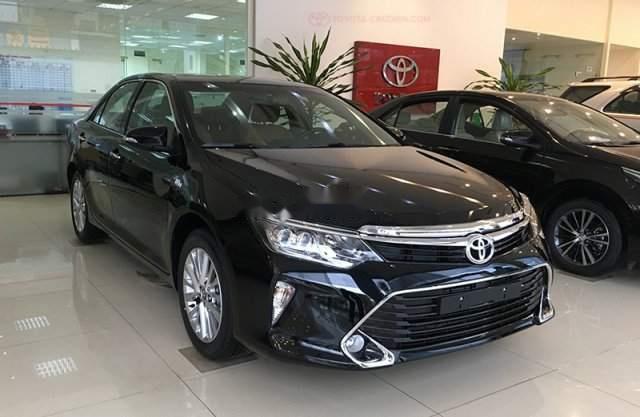 Cần bán Toyota Camry năm 2019, màu đen