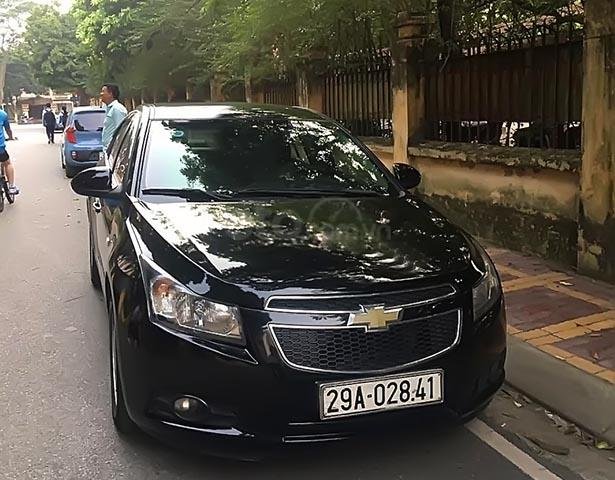 Cần bán gấp Chevrolet Cruze 2010, màu đen, không một lỗi nhỏ