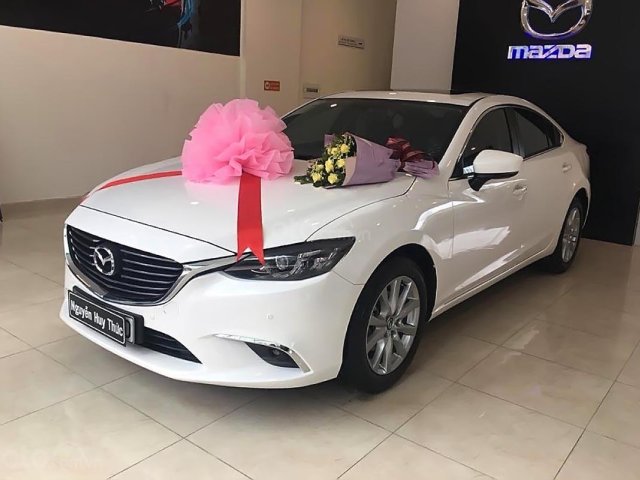 Cần bán Mazda 6 2.0L sản xuất năm 2019, màu trắng, mới 100%