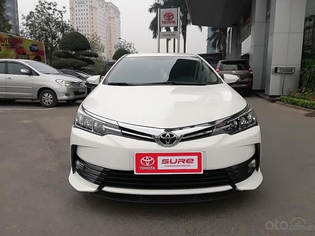 Cần bán xe Toyota Corolla altis đời 2018, màu trắng, 770 triệu