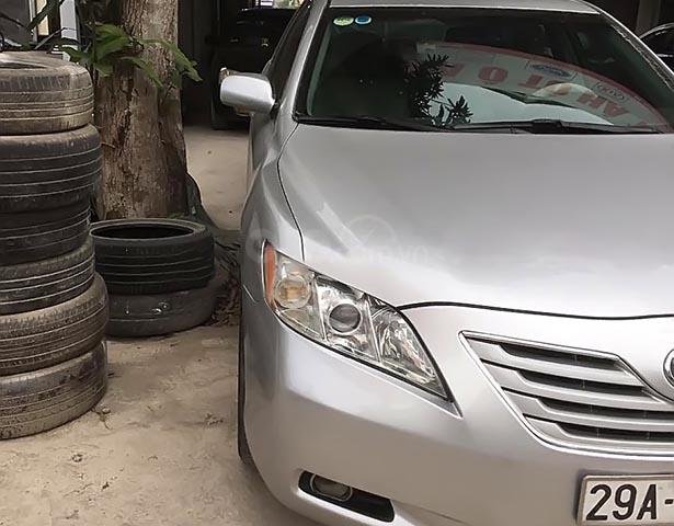 Cần bán lại xe Toyota Camry sản xuất năm 2007, màu bạc, nhập khẩu 