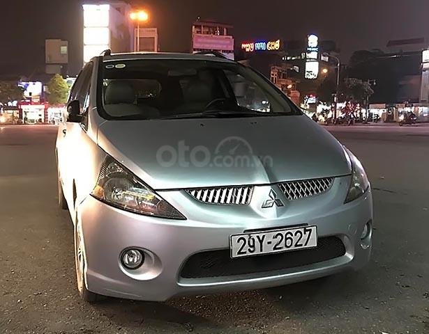 Cần bán Mitsubishi Grandis năm sản xuất 2005, màu bạc, xe nhập xe gia đình