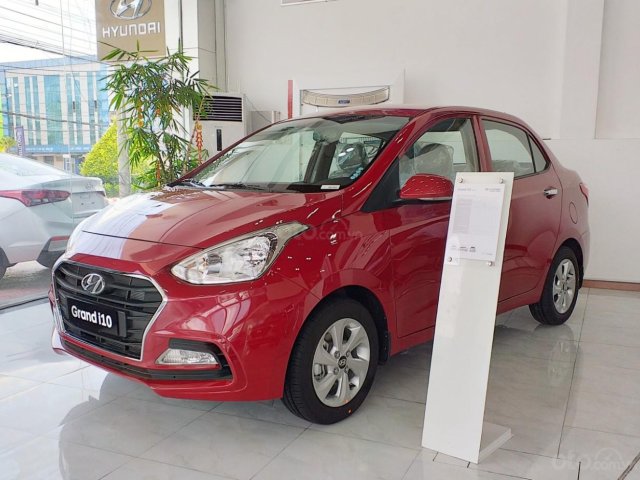 Bán Hyundai Grand i10 sedan 1.2MT năm sản xuất 2019, màu đỏ0