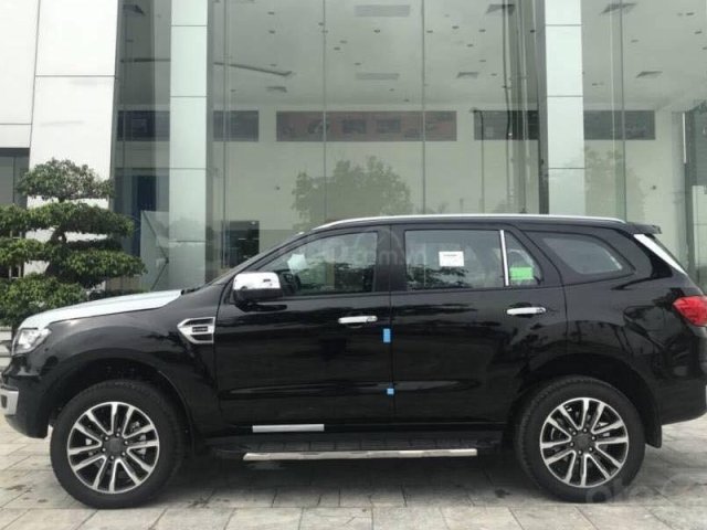 Bán Ford Everest Titanium 4x2 sản xuất 2019 tặng gói phụ kiện lớn, đủ màu giao ngay - LH 0974286009