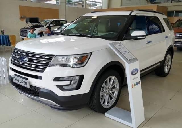 Bán ô tô Ford Explorer đời 2018, màu trắng