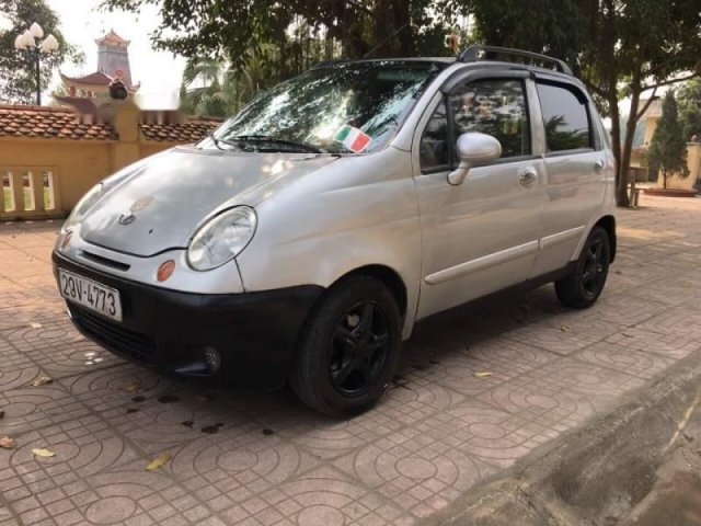 Cần bán xe Daewoo Matiz SE 2004, màu bạc