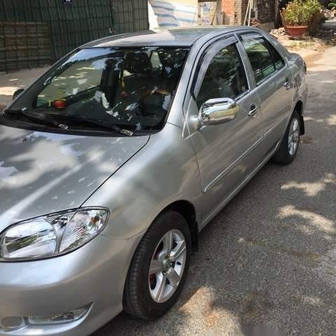 Bán ô tô Toyota Vios MT đời 2004, màu bạc