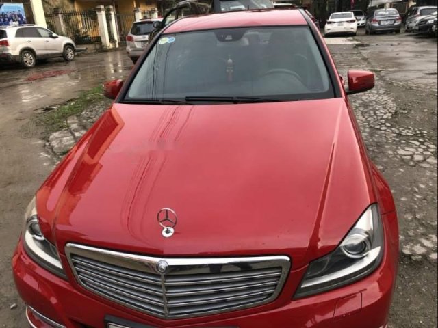 Bán Mercedes C250 năm 2011, màu đỏ, 670tr