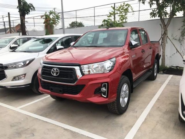 Bán Toyota Hilux sản xuất 2019, màu đỏ, nhập khẩu