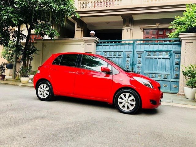 Bán Toyota Yaris 2010 số tự động, màu đỏ, xuất xứ Nhật Bản