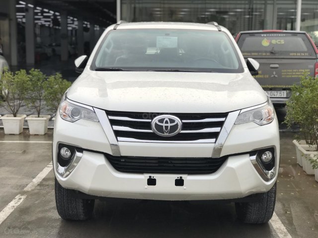 Fortuner 2.7 V máy xăng nhập khẩu Indonesia, sẵn xe giao ngay, hỗ trợ trả góp 80% giá trị xe