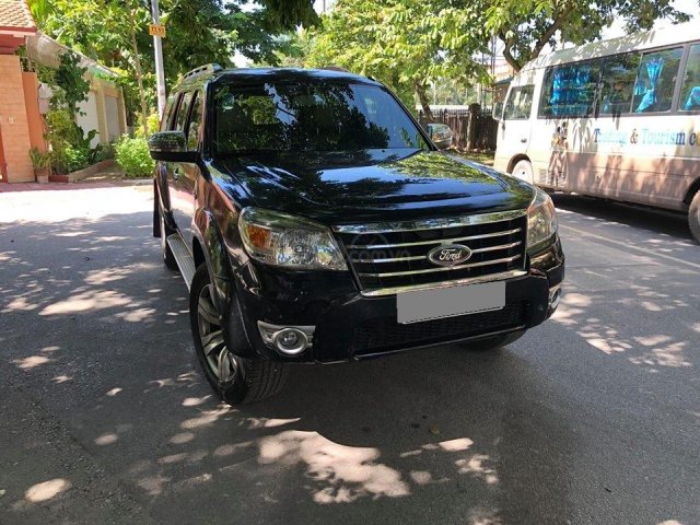 Bán Ford Everest 2011 AT dầu màu đen rất mới