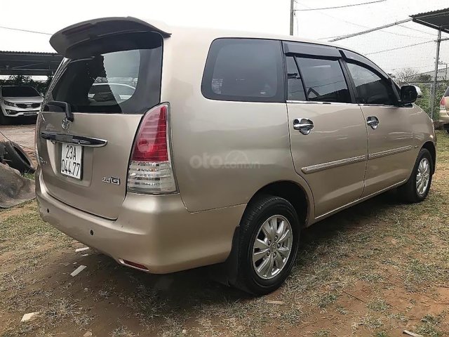 Bán Toyota Innova G sản xuất 2010, màu vàng, xe đã đi 800000 km 