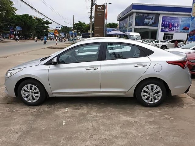 Cần bán xe Hyundai Accent 1.4 MT Base năm sản xuất 2019, màu bạc, 425tr