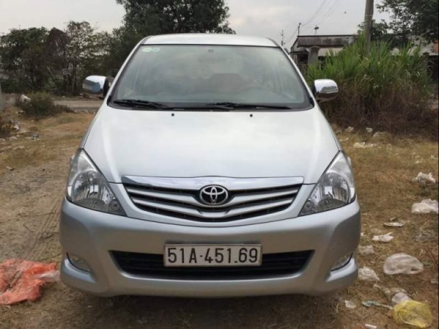 Cần bán Toyota Innova G đời 2010, xe đẹp, máy êm